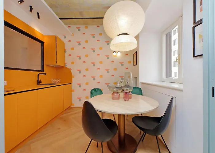 Ych-colorful And Classy Near Fori Imperiali * Roma