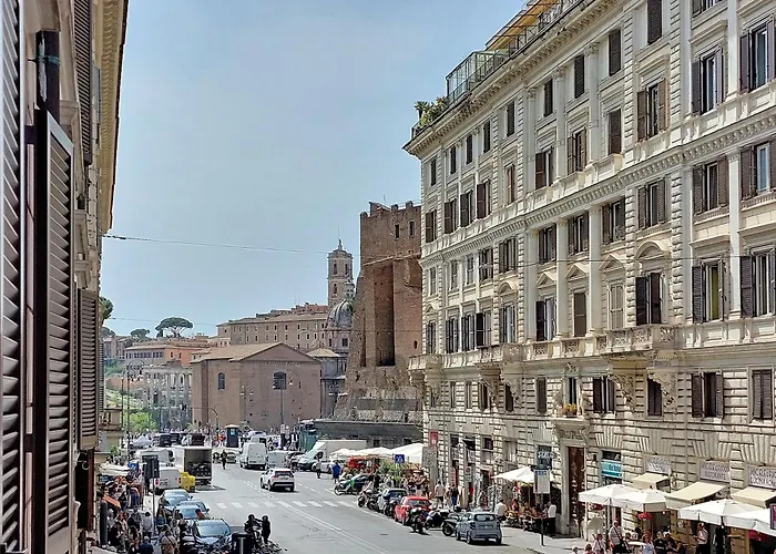 Ych-colorful And Classy Near Fori Imperiali Roma