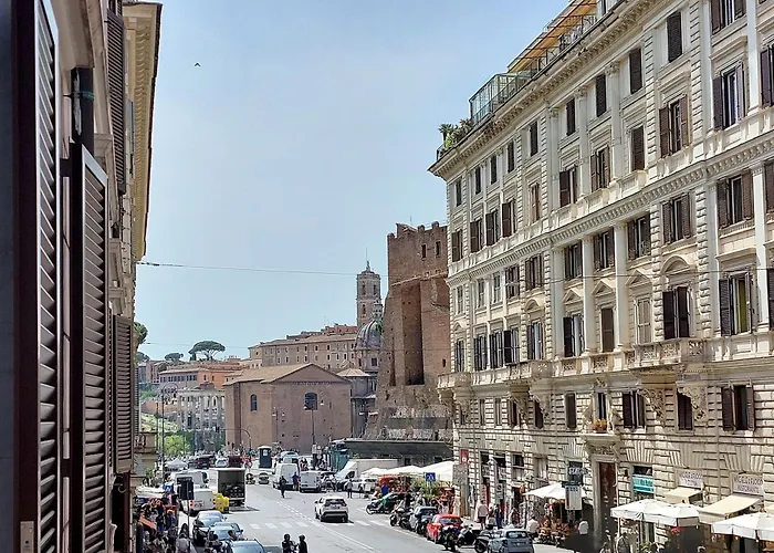Ych-colorful And Classy Near Fori Imperiali Roma